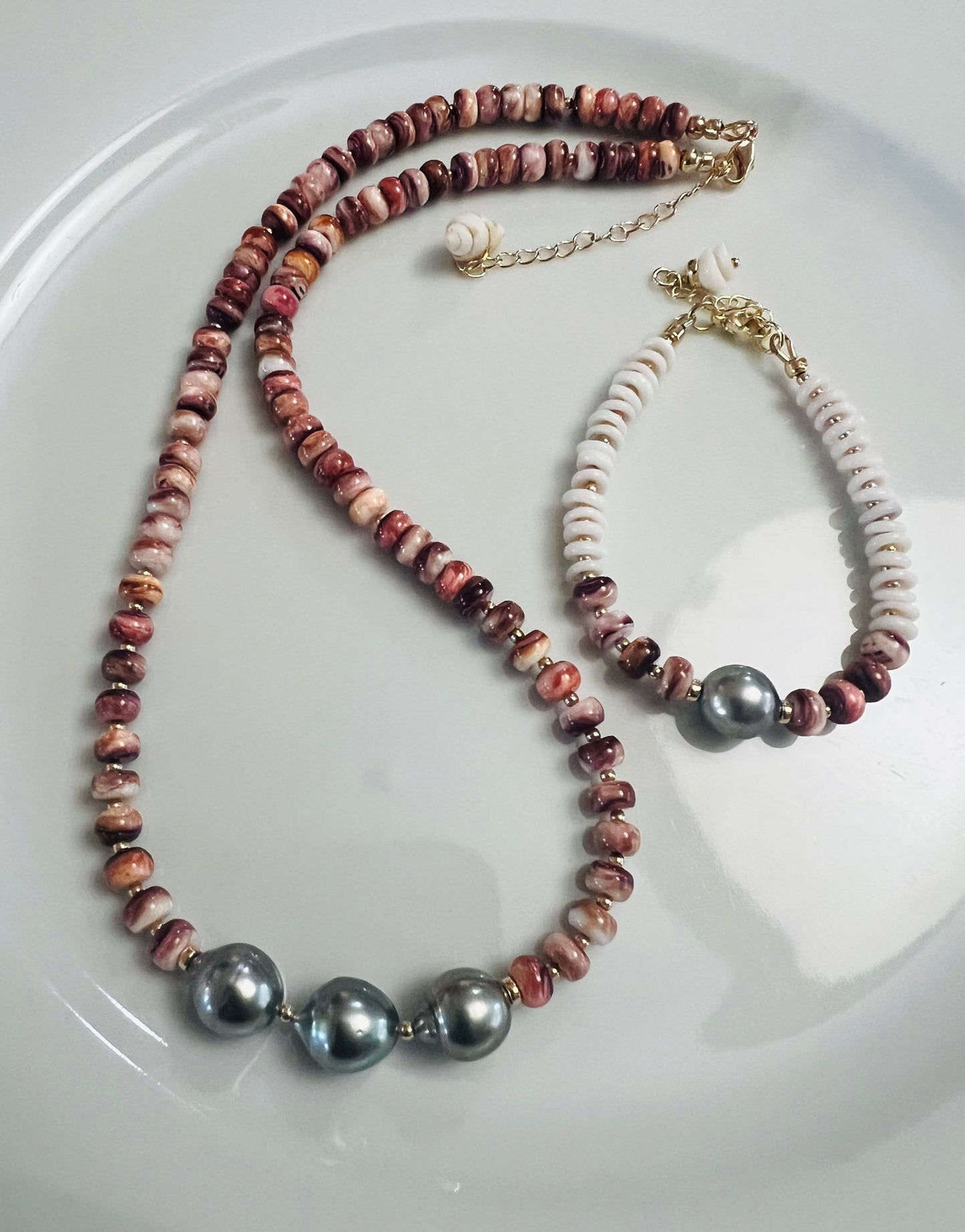 Spiny Oyster Shell, Puka Shell, & Tahitian Bracelet