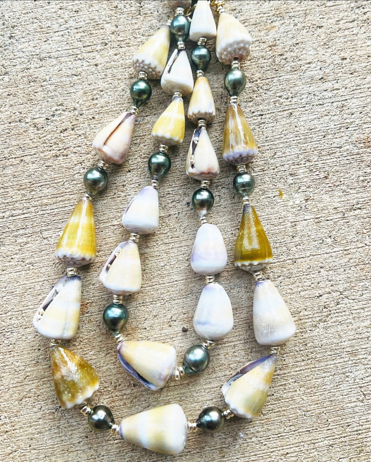 Hawaiian Candy Corn Necklace - Light