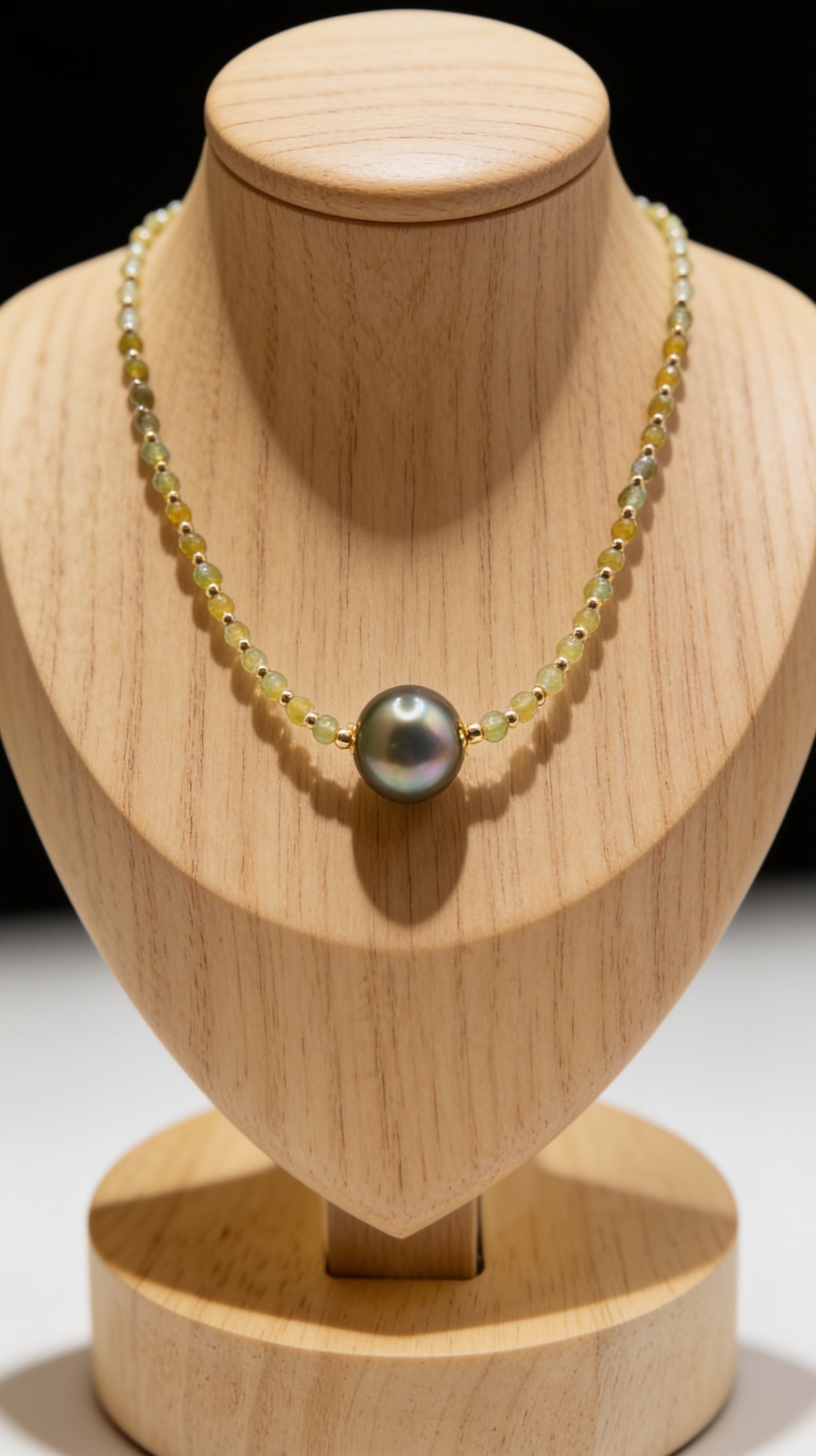 Green Witch Necklace - Tahitian