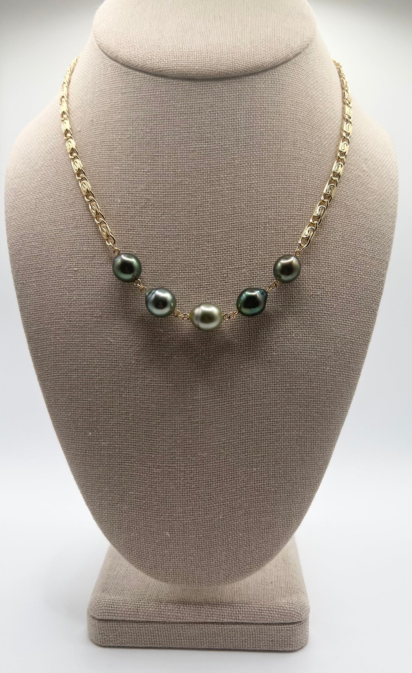 Tahitian Scroll Chain Necklace