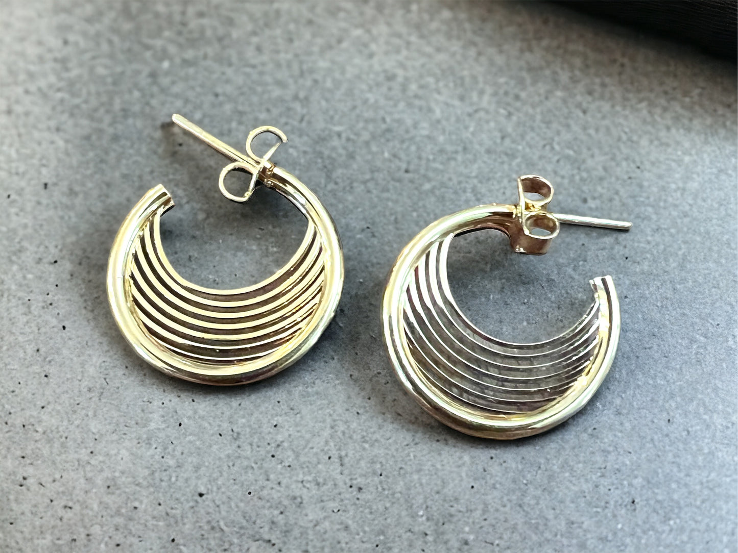 Wave Hoops