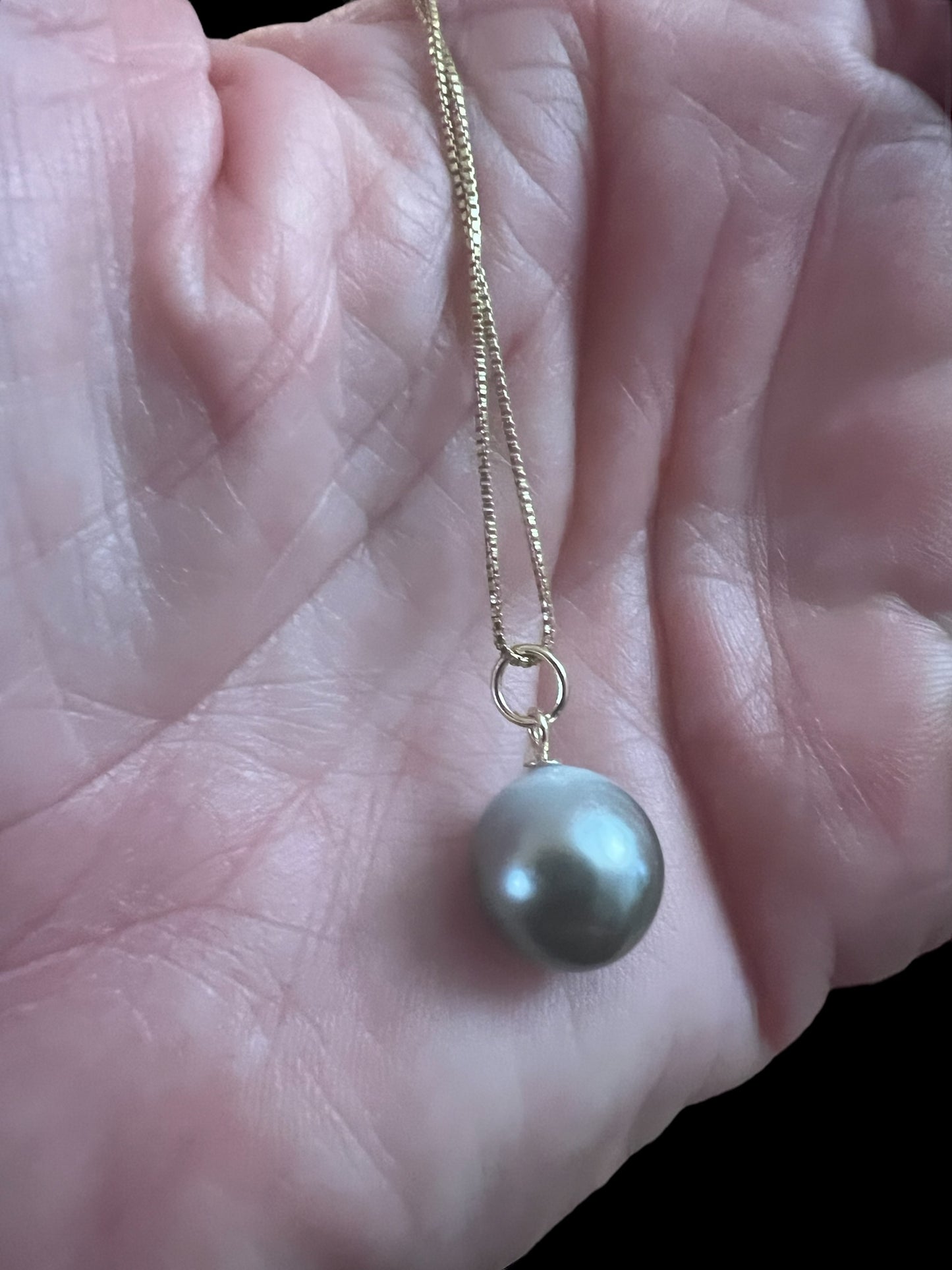 Dainty Tahitian Pearl Pendant Necklace