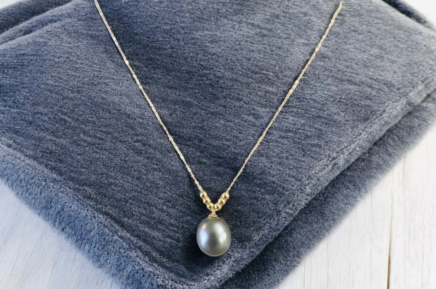 18kt Gold Tahitian Pearl Pendant Necklace