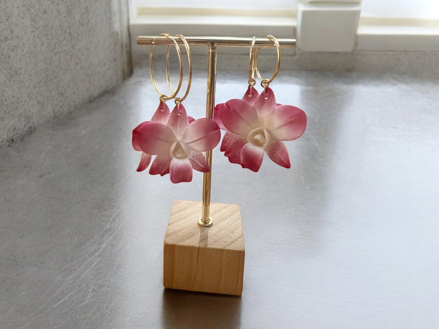 Manini Orchid Hoops