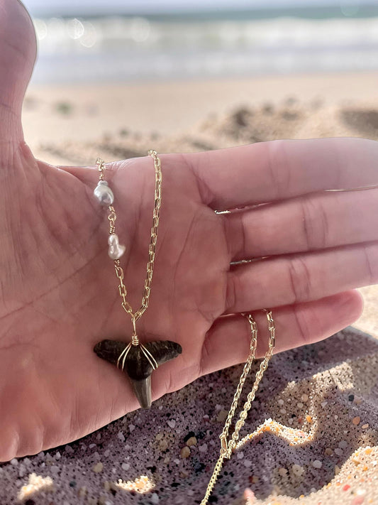 Manō Keshi Necklace