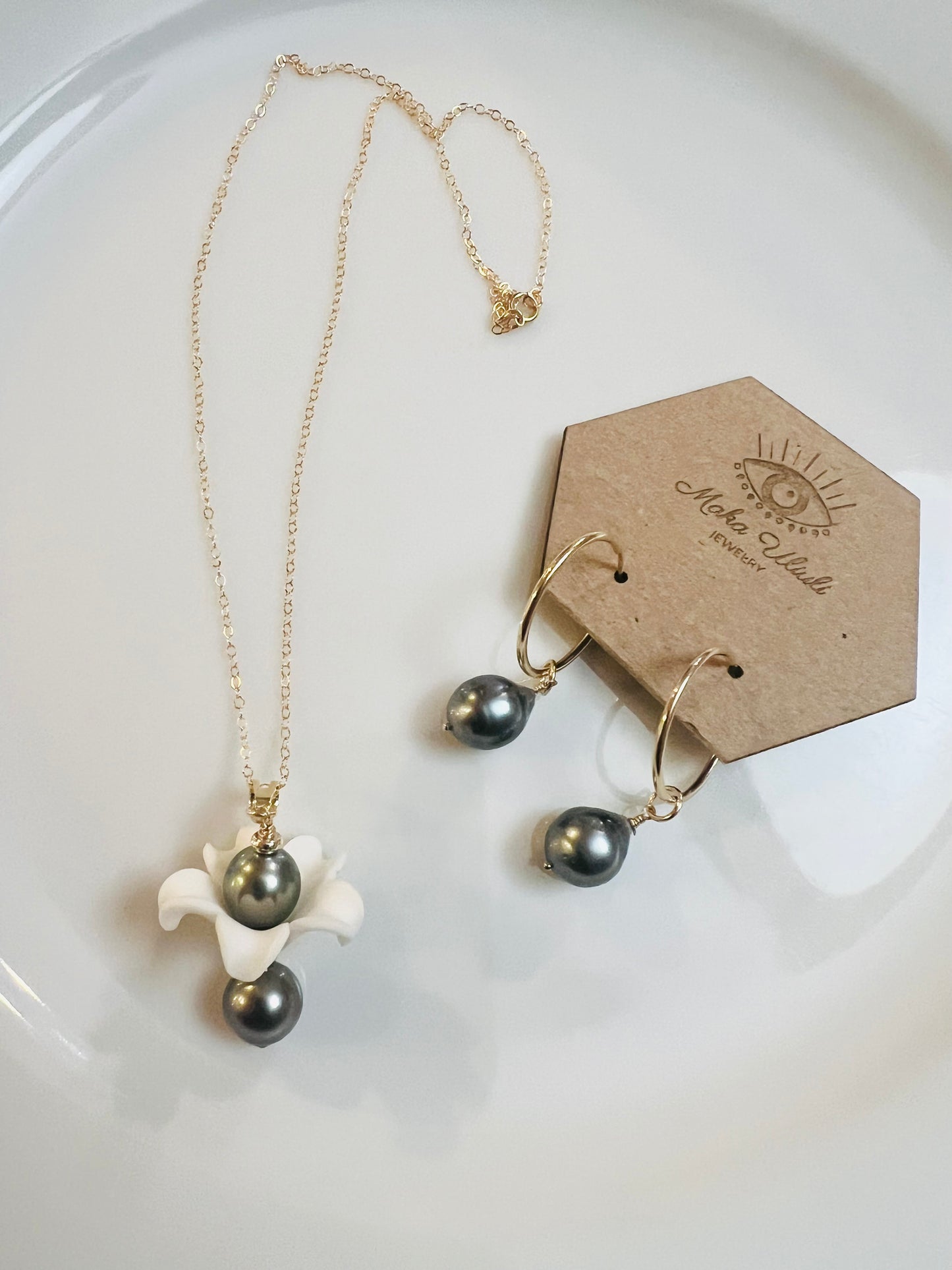 Pikake Tahitian Necklace