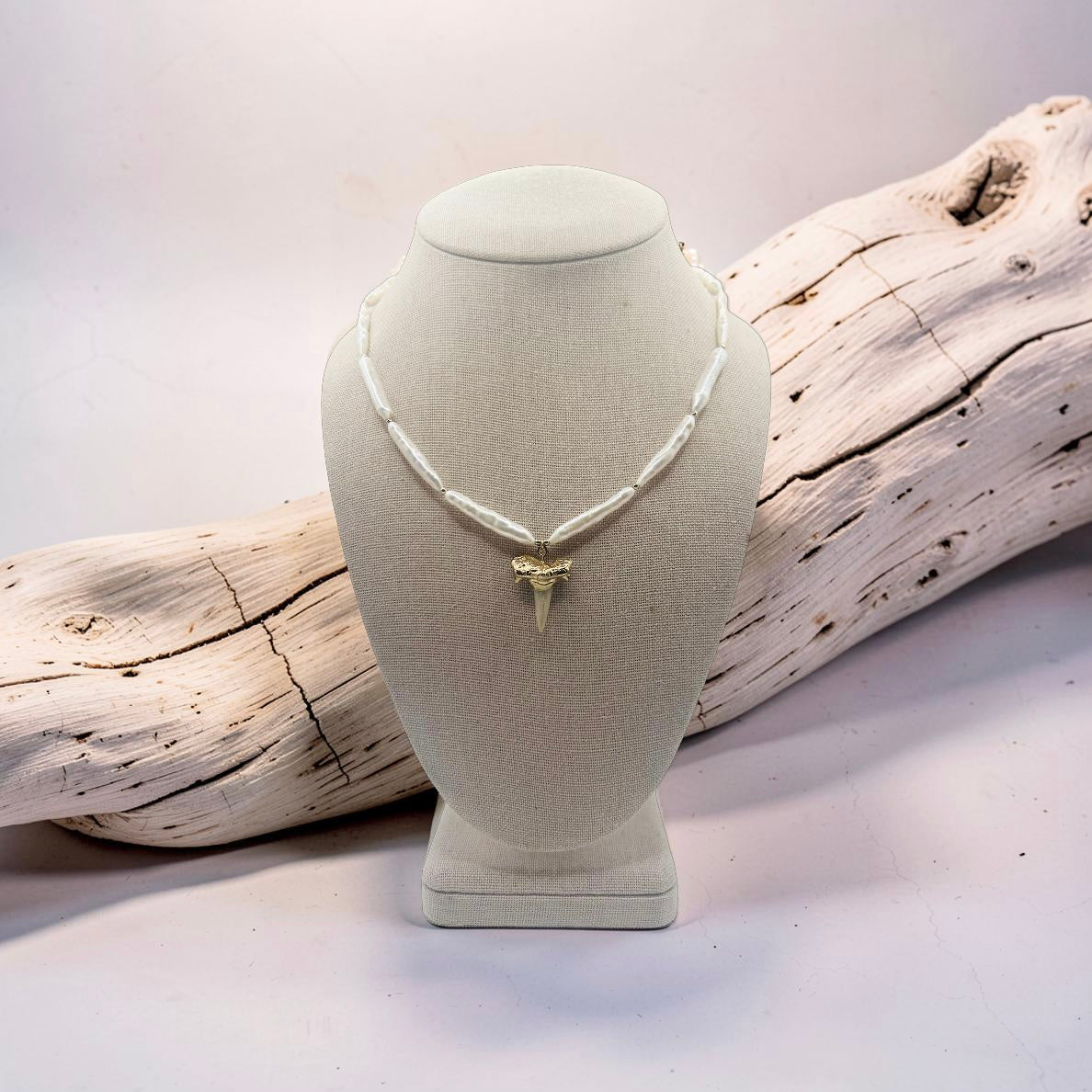 Niuhi Necklace