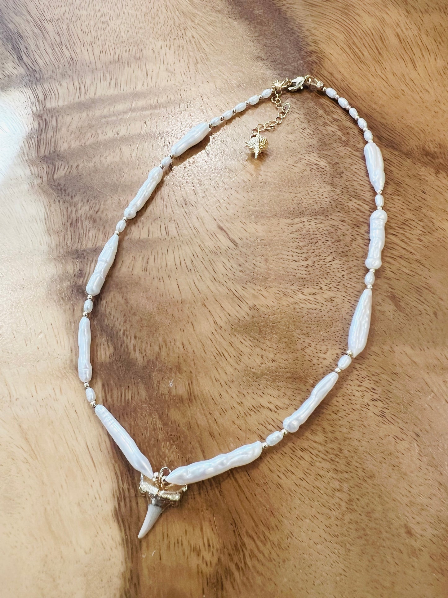 Niuhi Necklace - Dainty