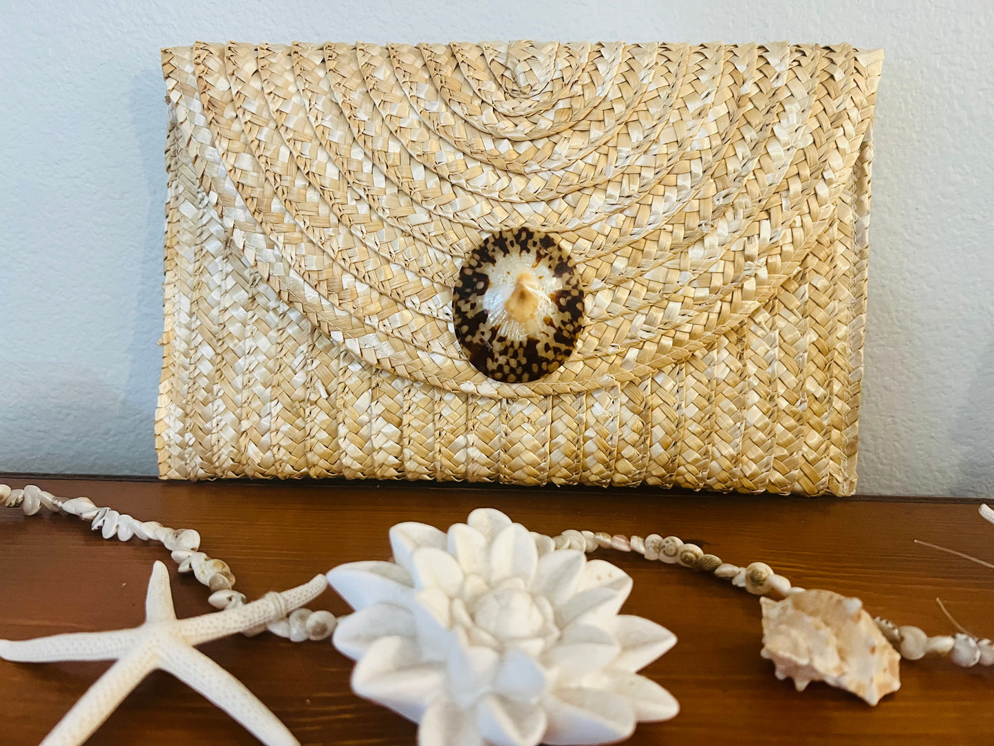 Luxe ‘Opihi Clutch - Natural