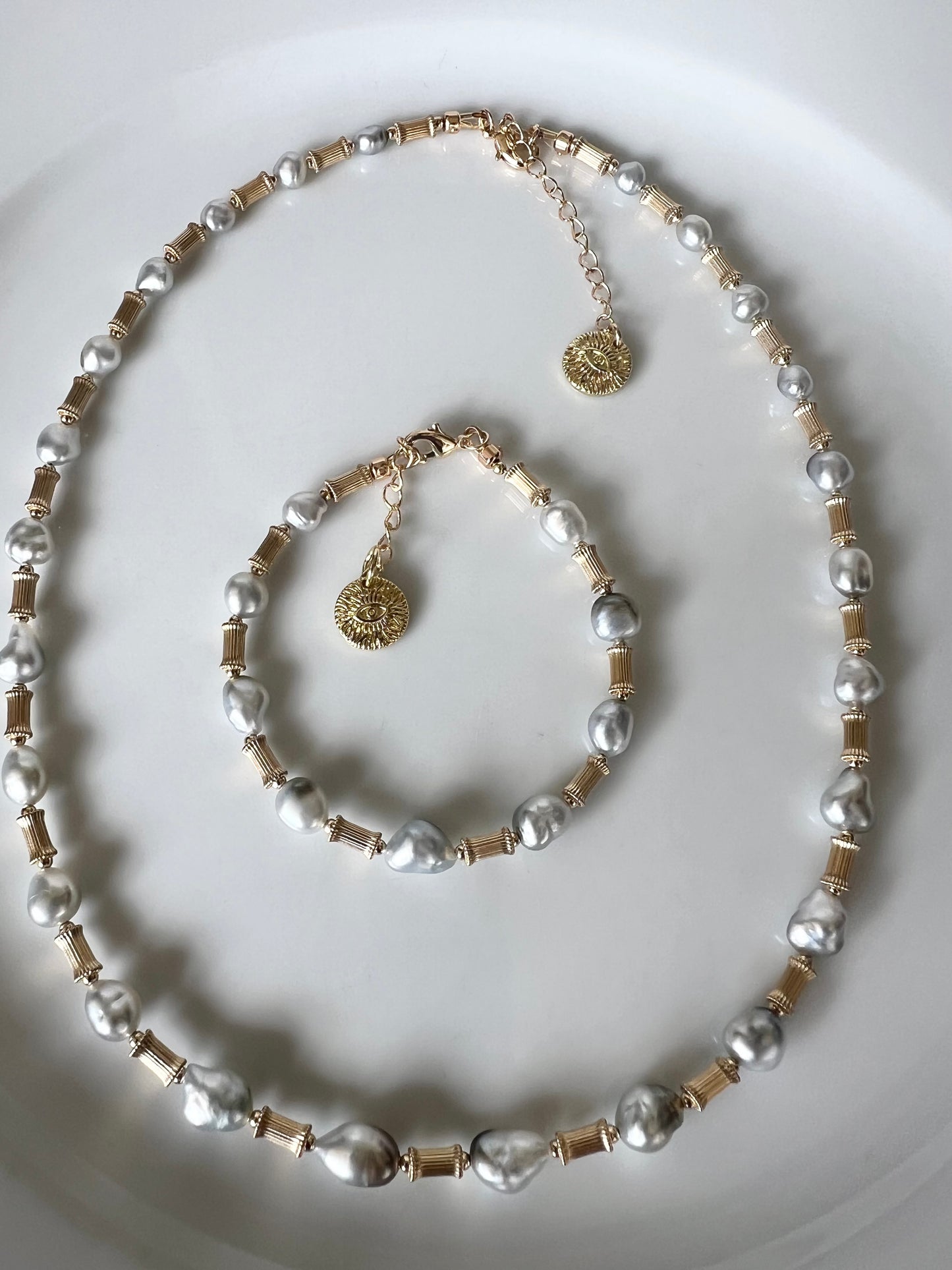 All Hail the Queen Necklace - Keshi