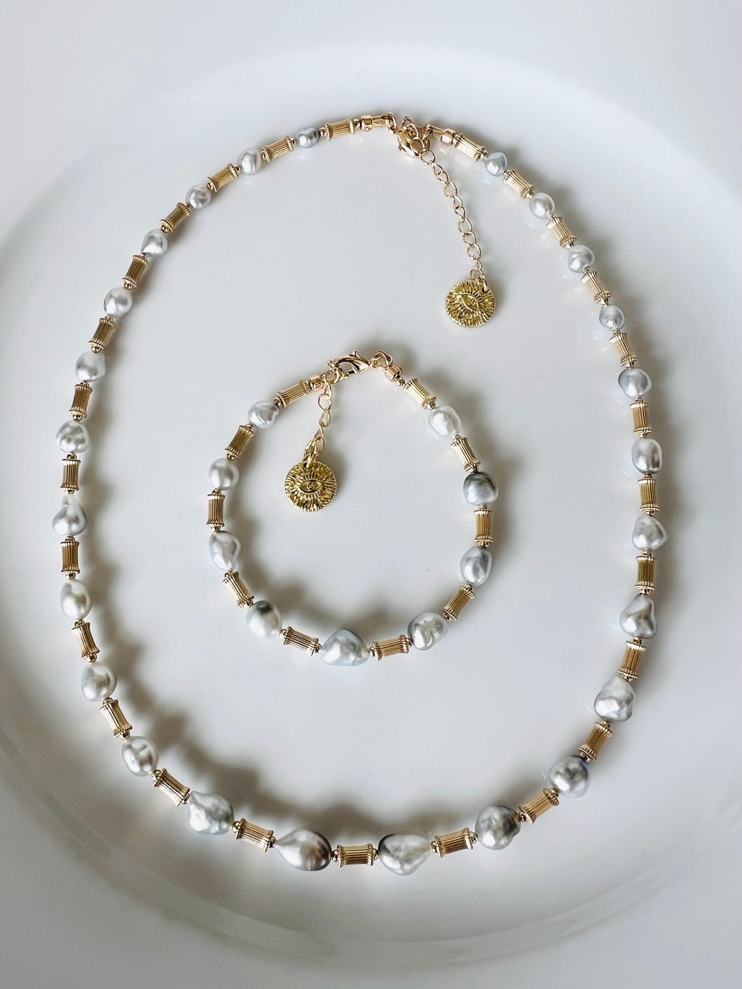 All Hail the Queen Necklace - Keshi