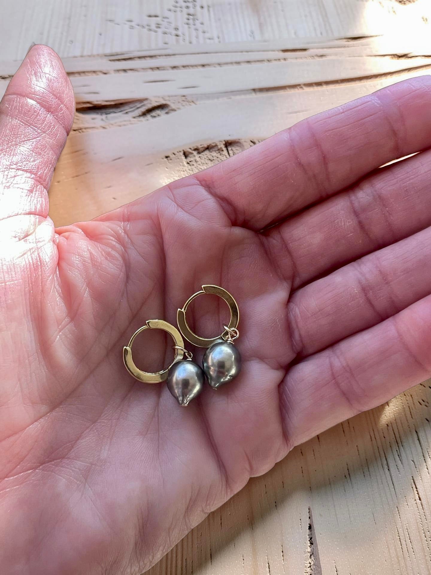 Day Trip Earrings - Black