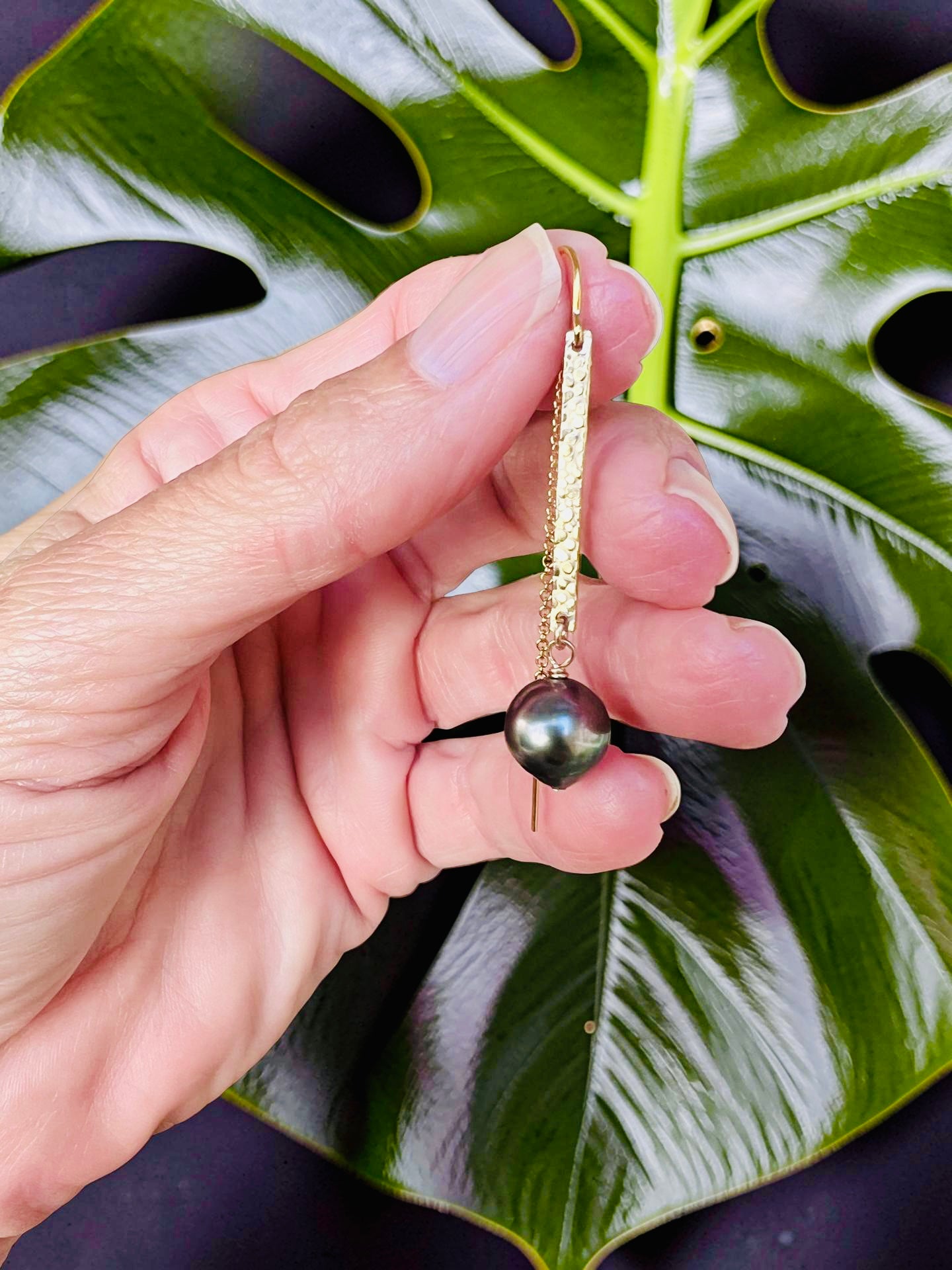 Tahitian Hammered Bar Threader Earrings