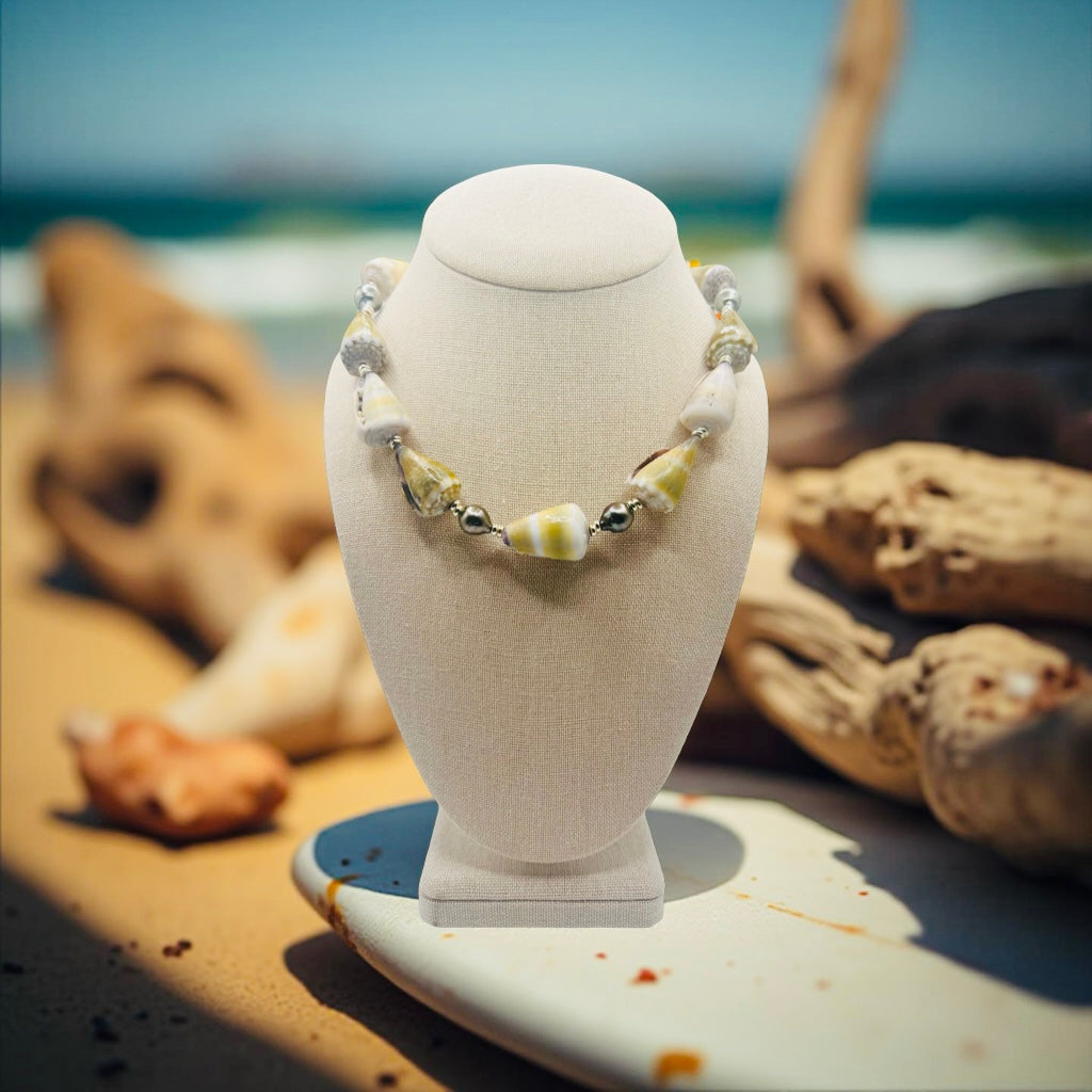 Hawaiian Candy Corn Necklace - Dark