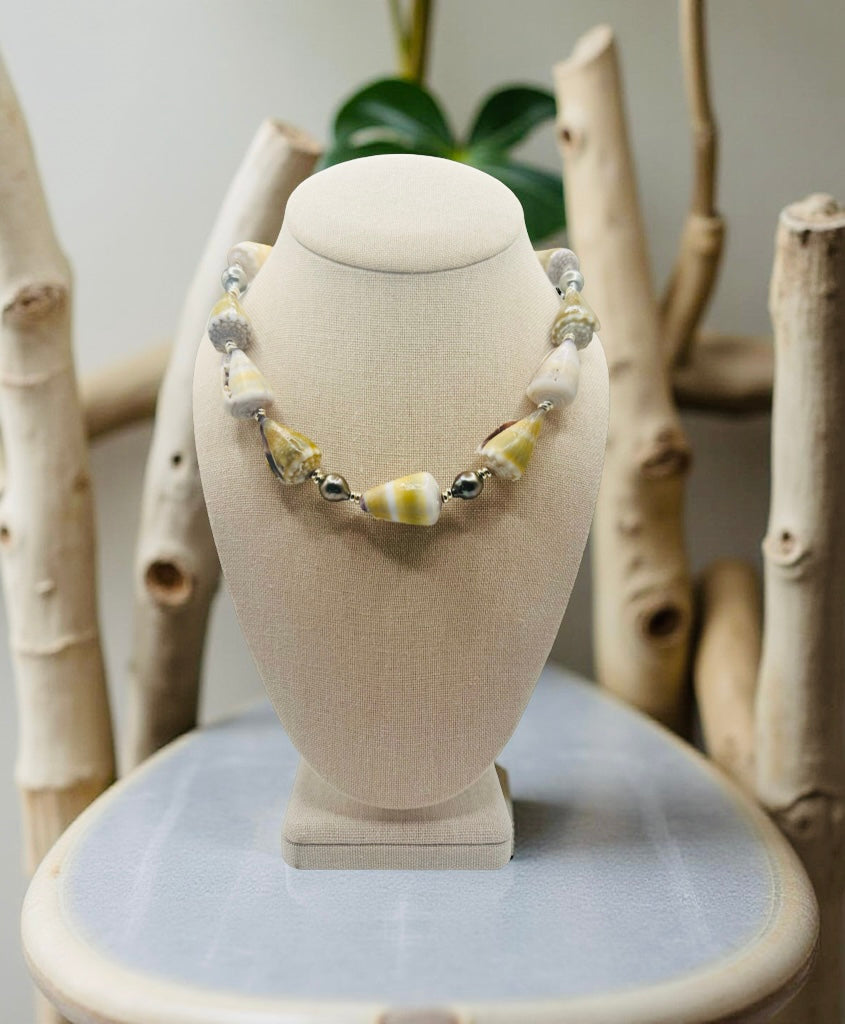 Hawaiian Candy Corn Necklace - Dark
