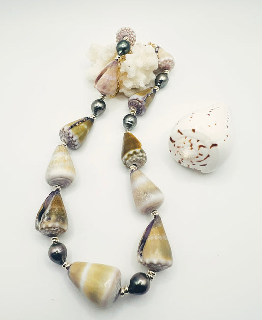 Hawaiian Candy Corn Necklace - Dark