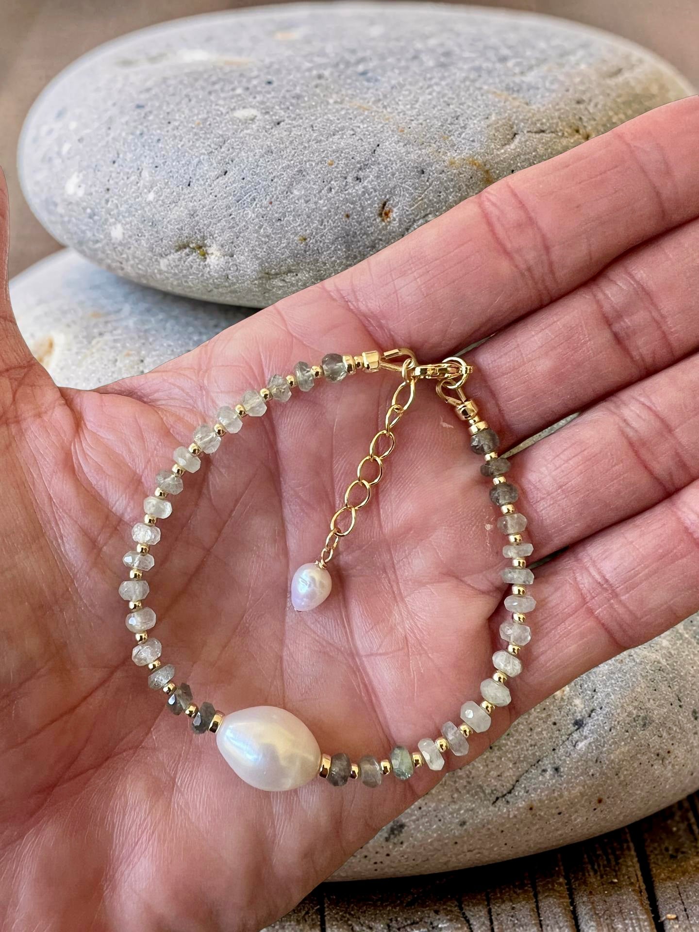 Moss Aquamarine & Freshwater Pearl Bracelet