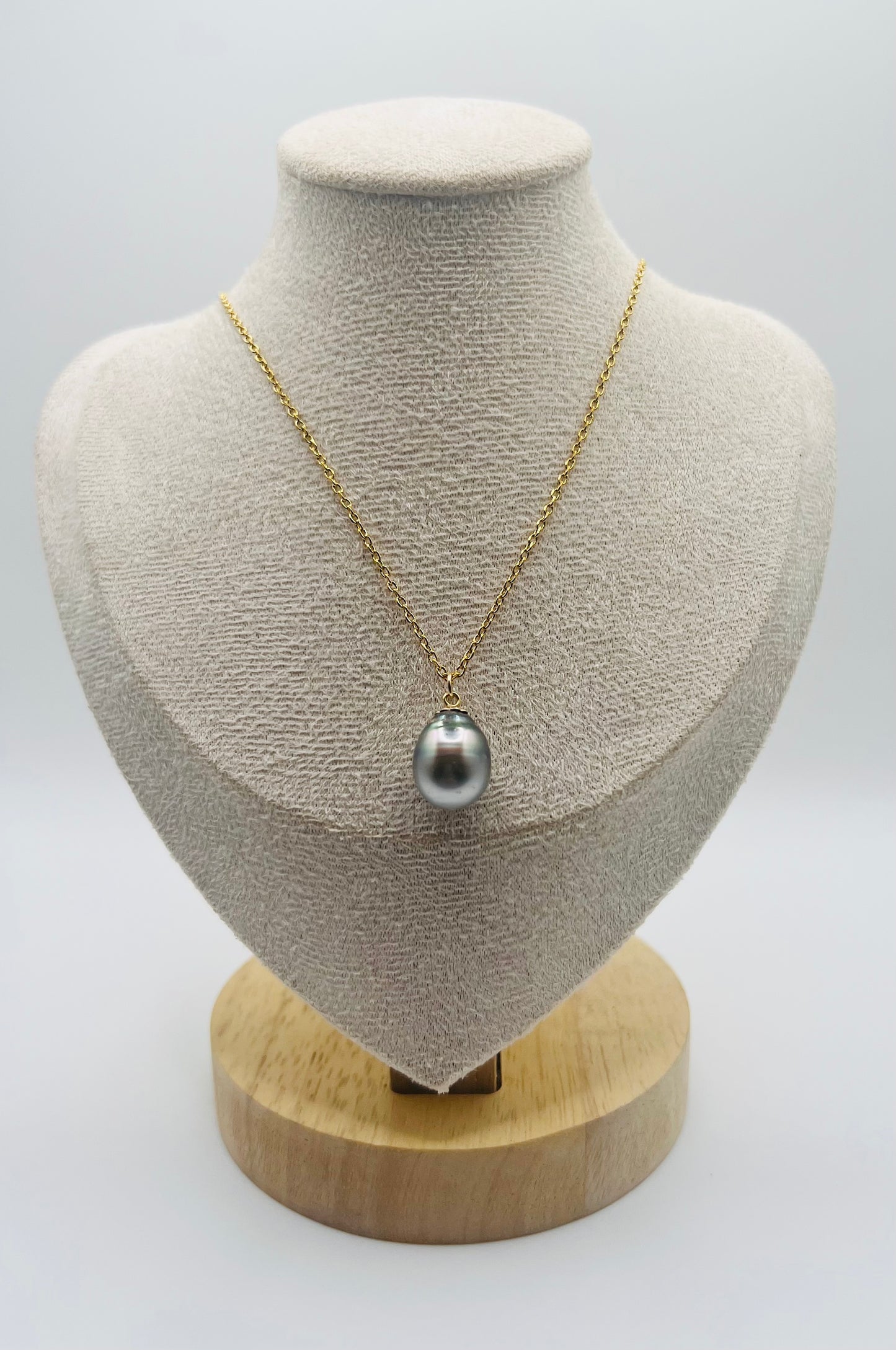 Tahitian Pendant Necklace