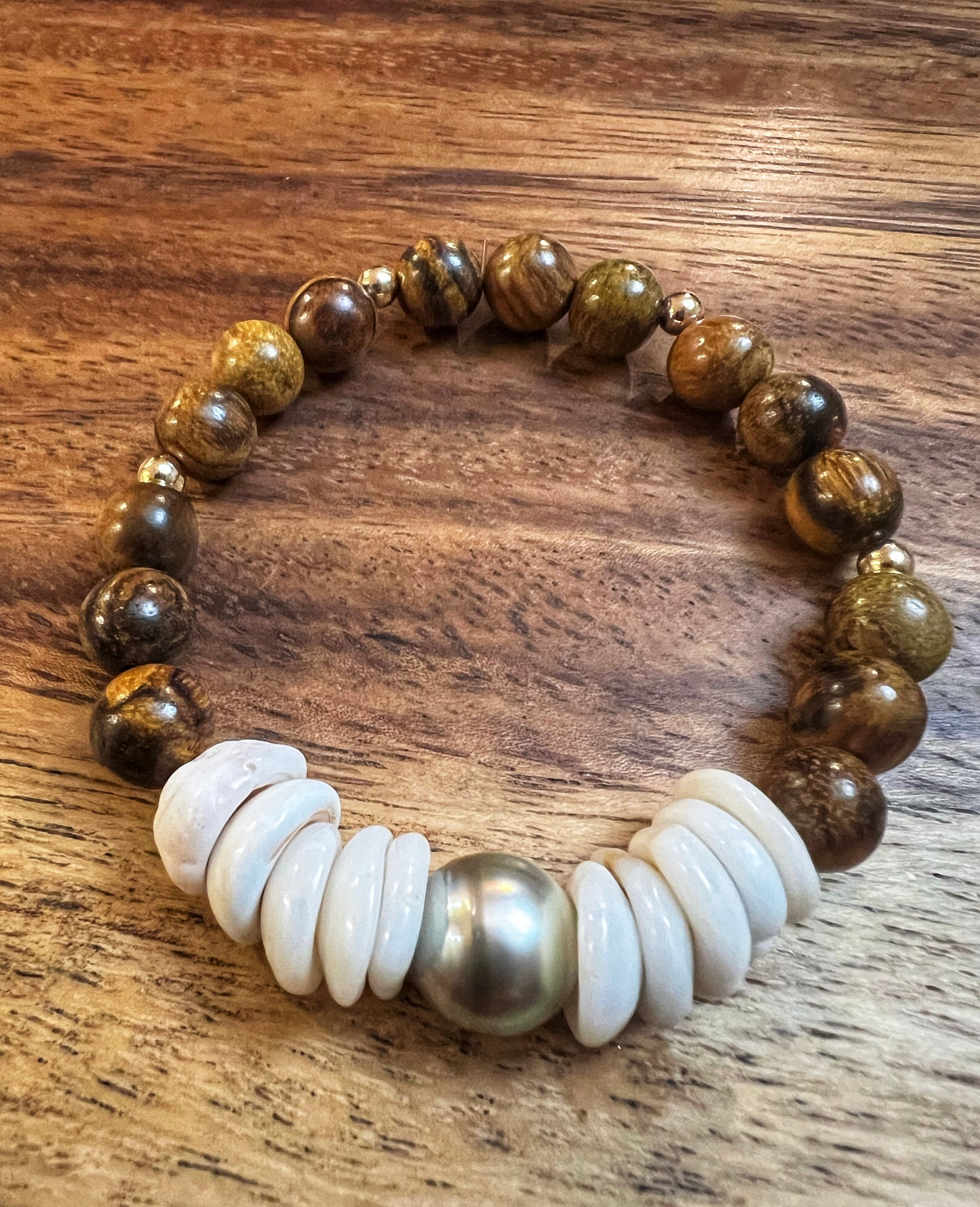 Tahitian Puka Shell Stretch Bracelet