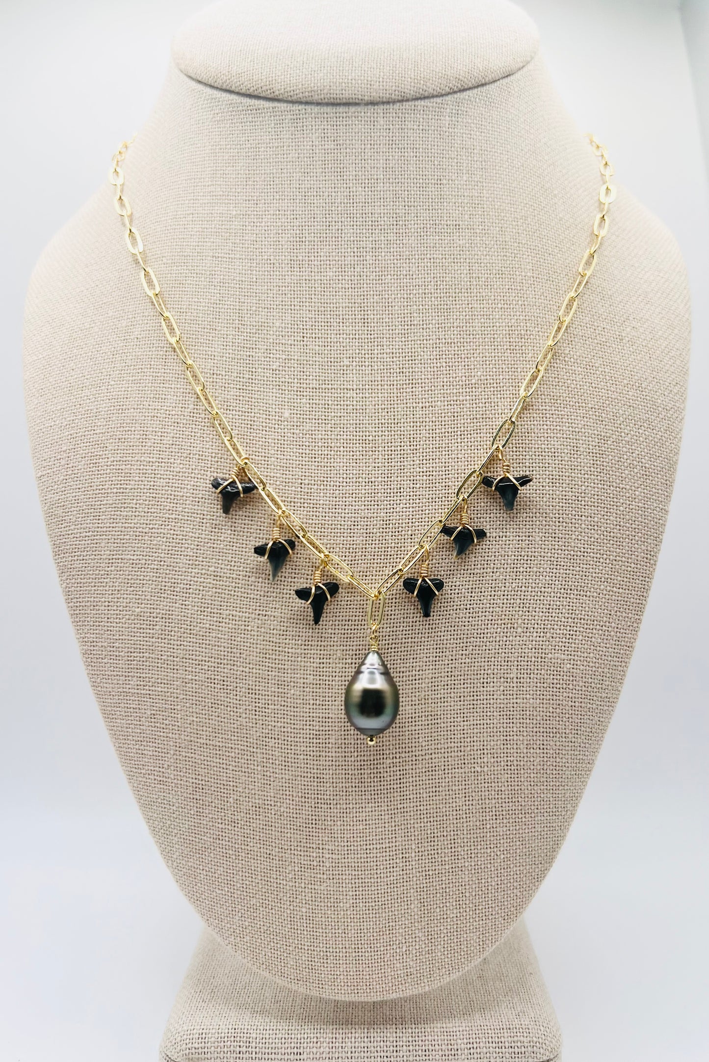 Mano Tahitian Chain Necklace