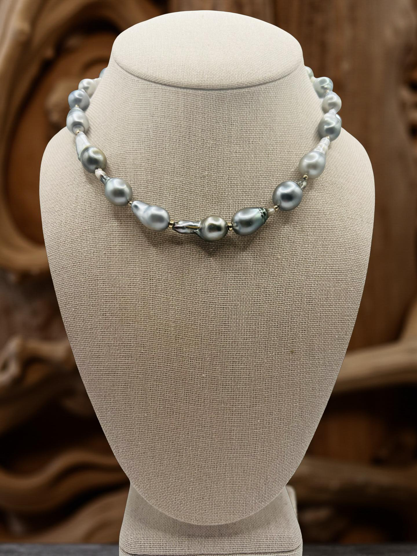 Baroque Tahitian Strand