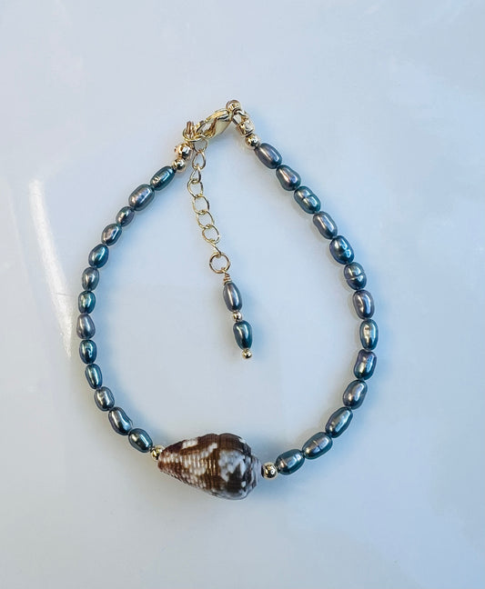 Holiday Shell Bracelet - Dark