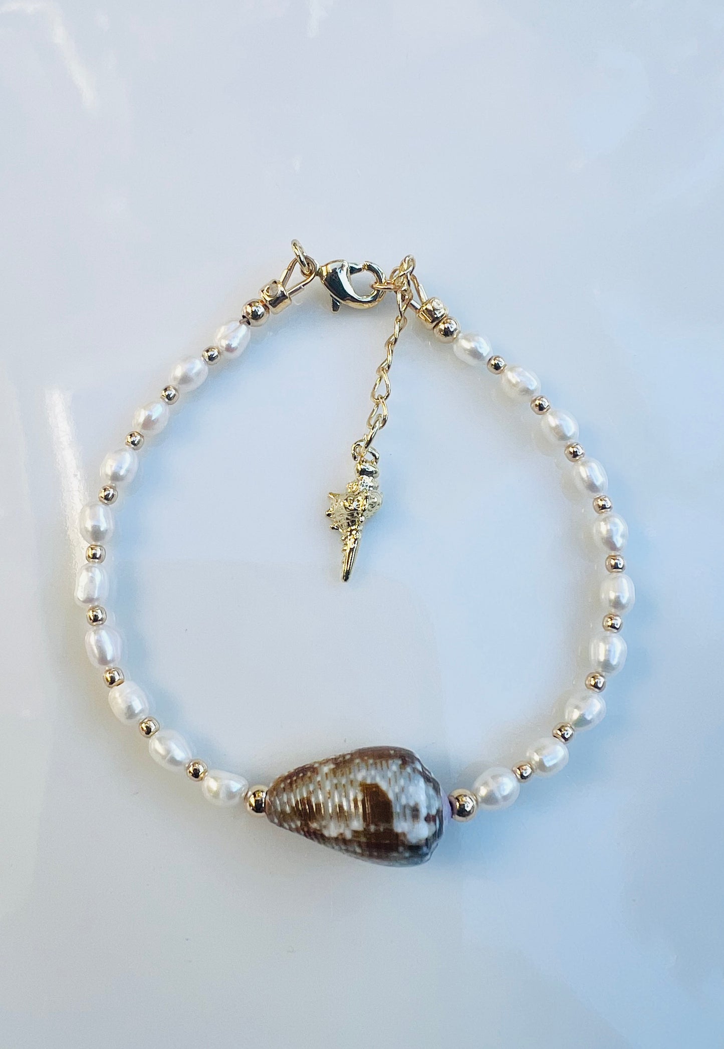 Holiday Shell Bracelet - White