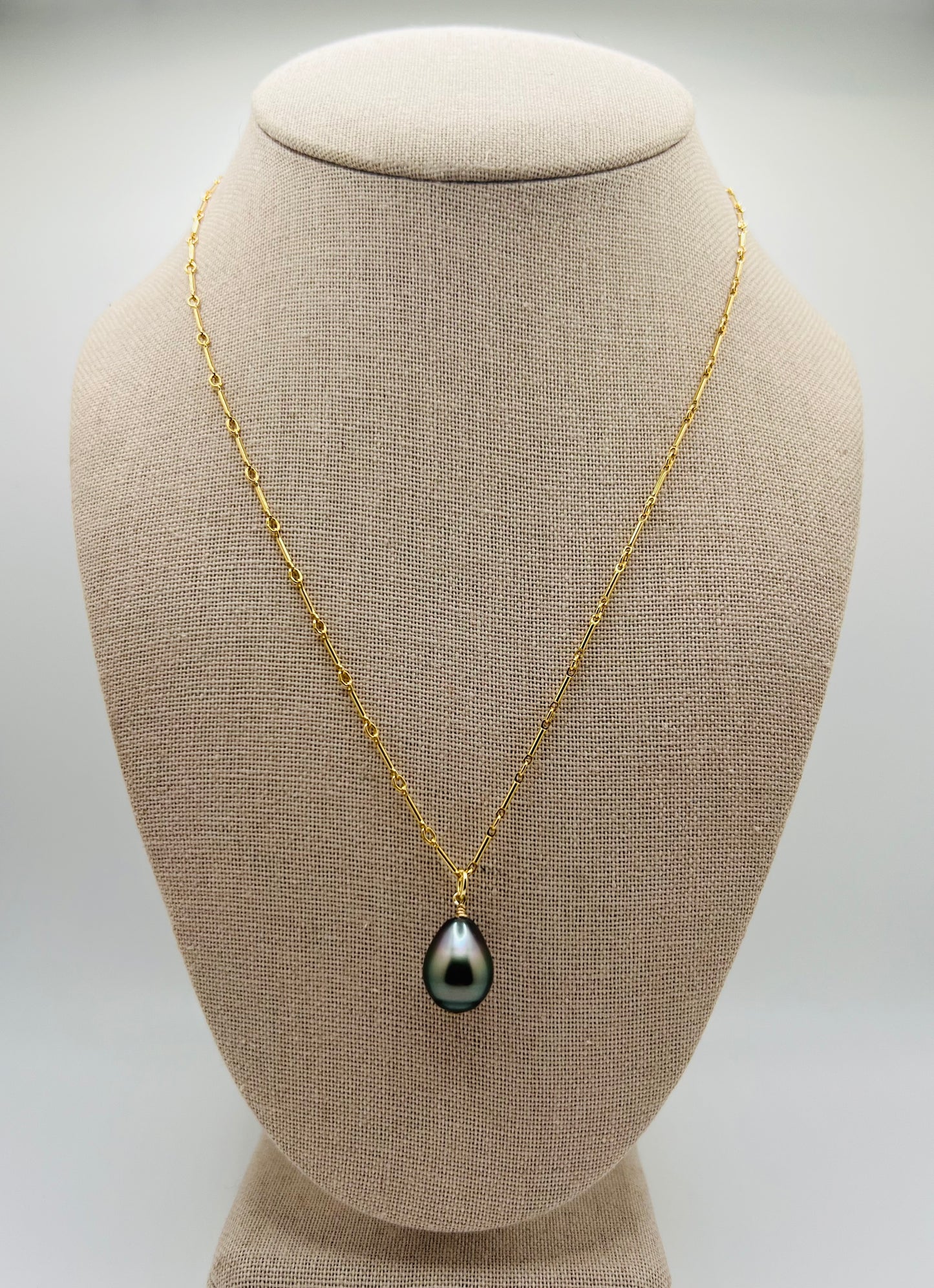 Holidaze 🥂 Tahitian Pendant Necklace