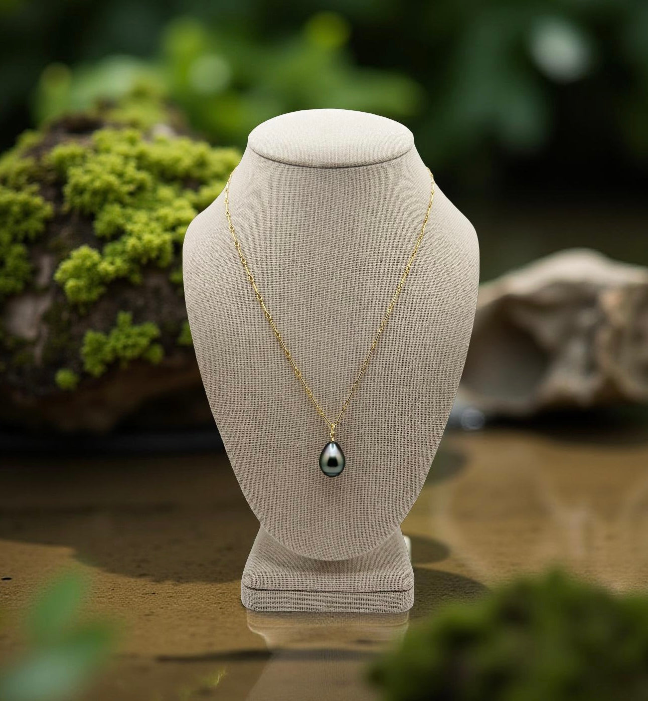 Holidaze 🥂 Tahitian Pendant Necklace