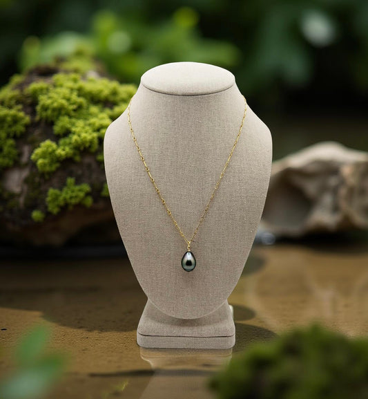 Holidaze 🥂 Tahitian Pendant Necklace