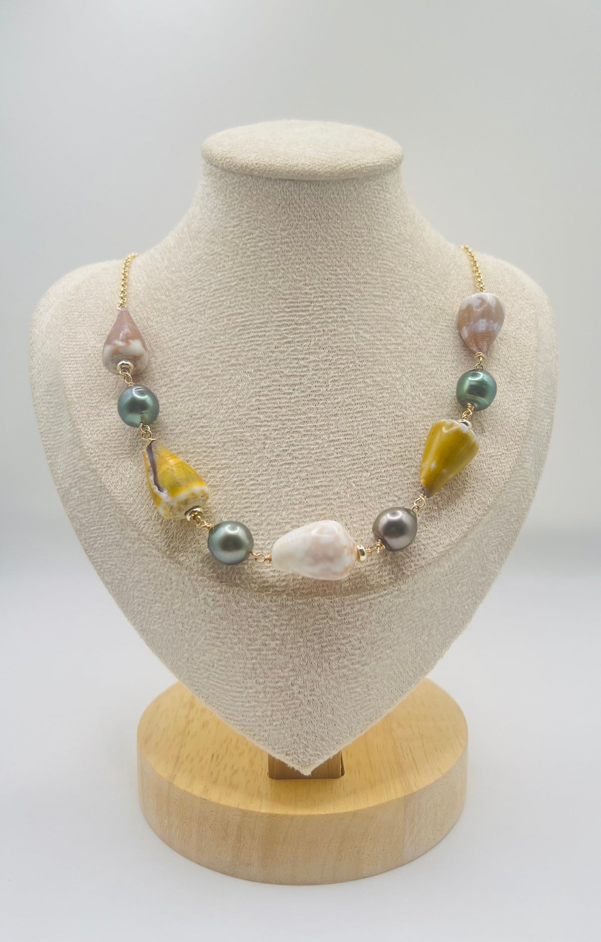 Autumn Cone Shell Rolo Chain Necklace