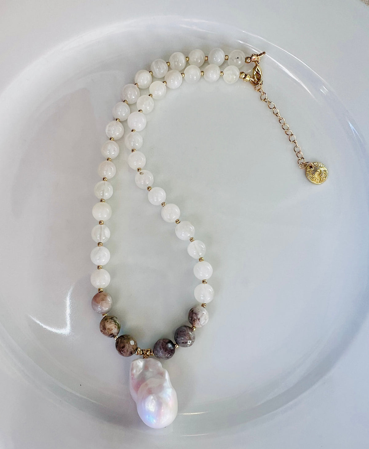 Fireball Pearl Gemstone Collar