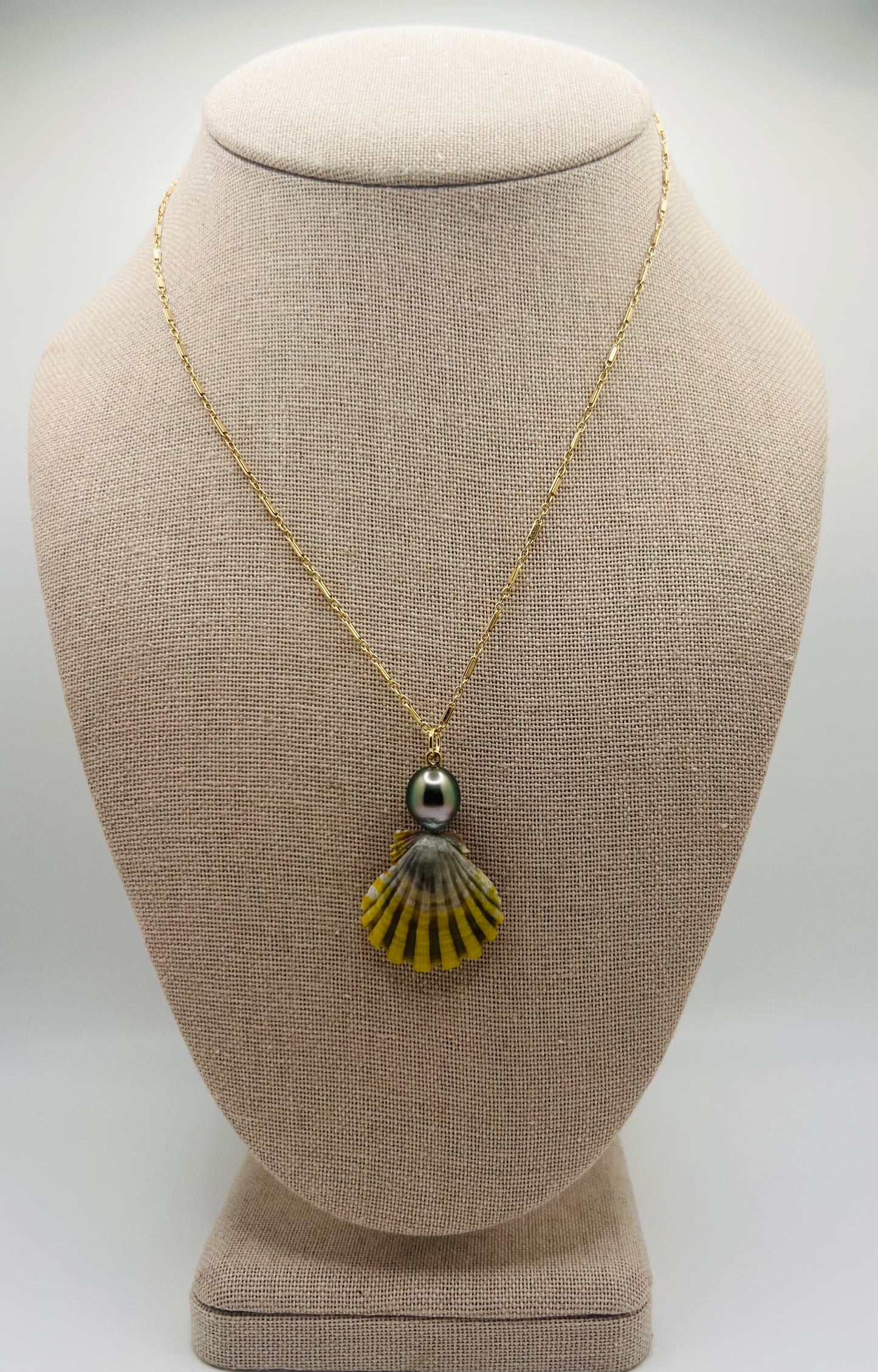 Sunrise & Teardrop Tahitian Seamless Pendant Necklace