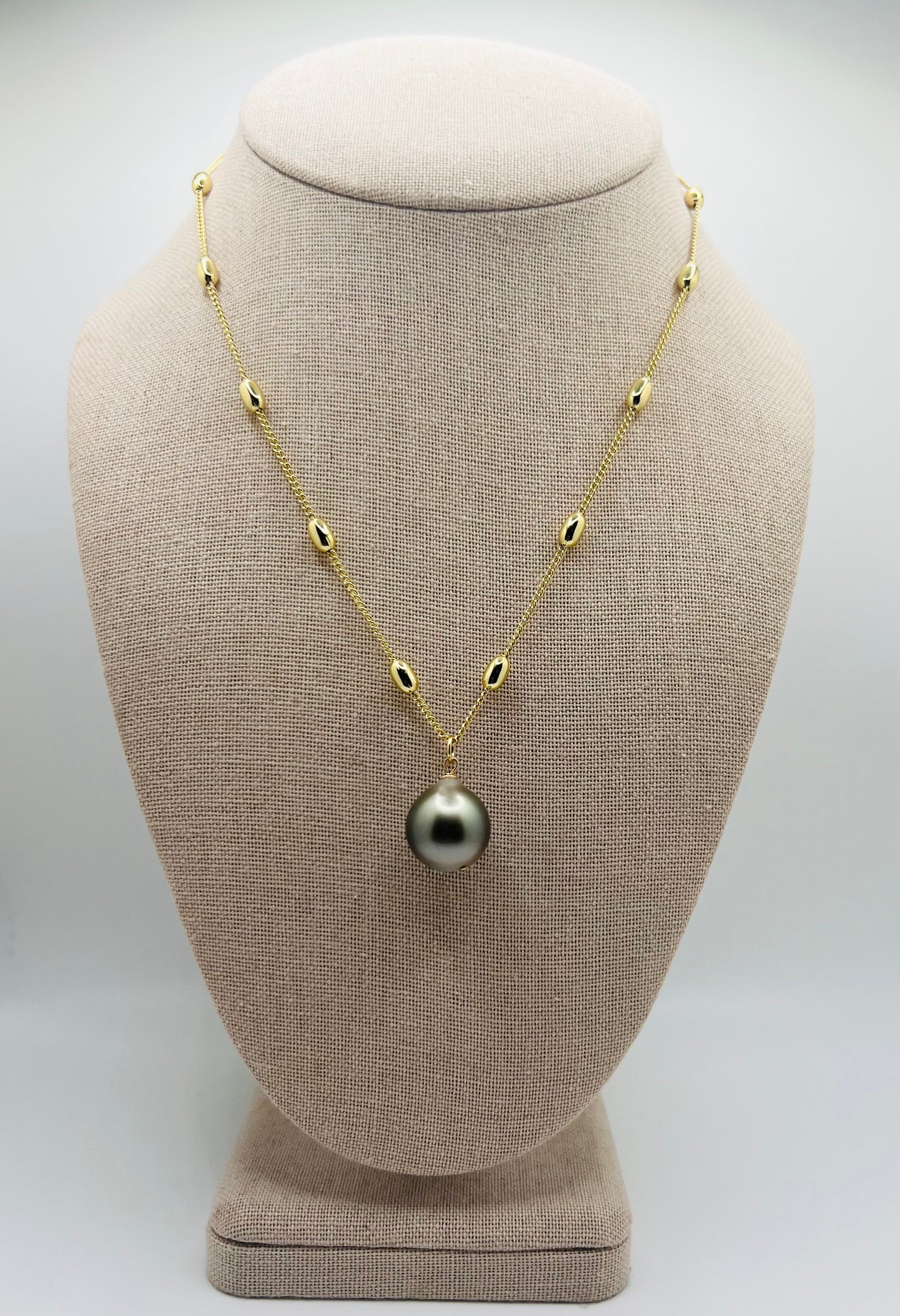 Bombucha Tahitian Pendant Necklace