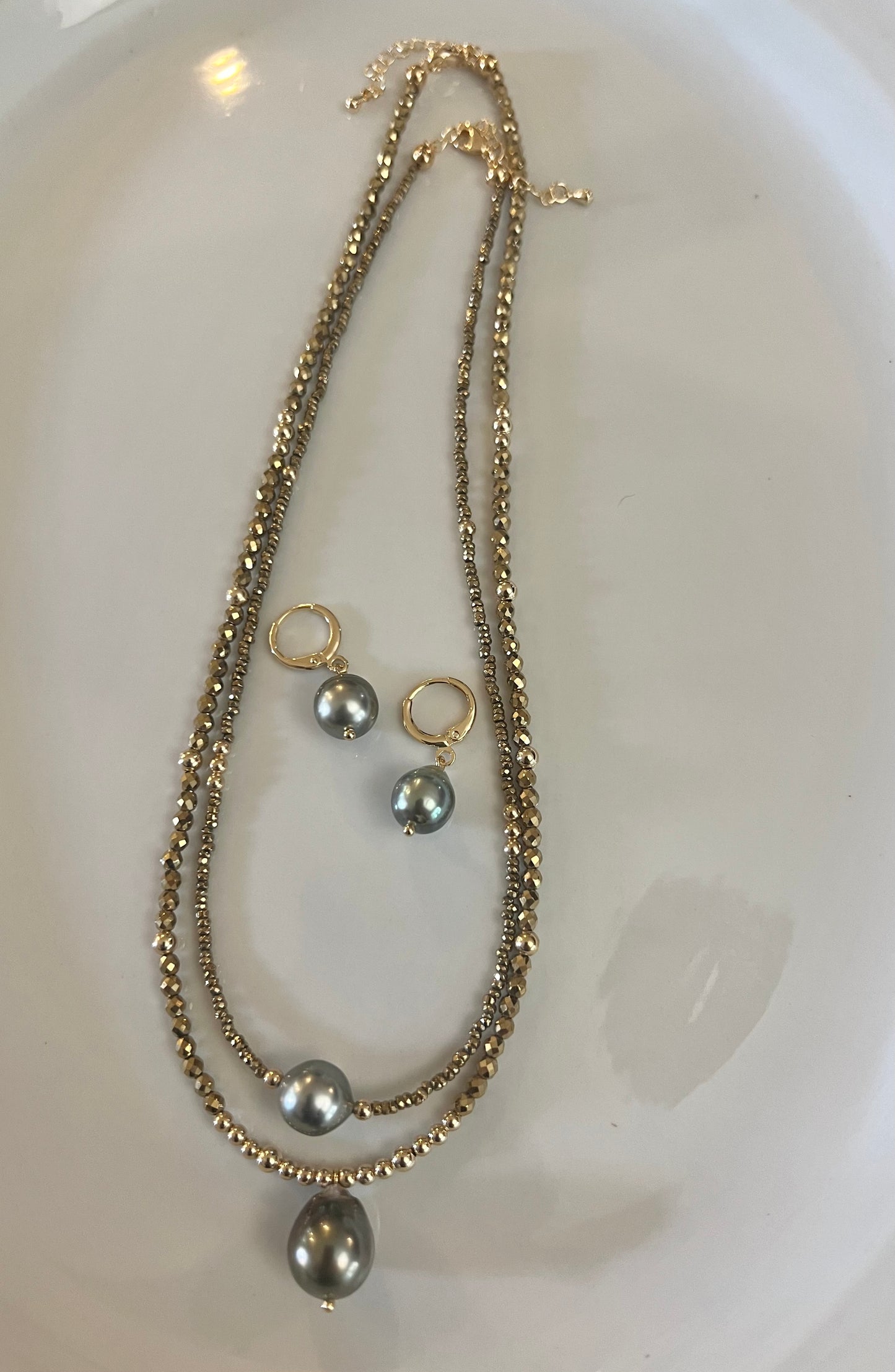Hematite Tahitian Pearl Pendant Necklace