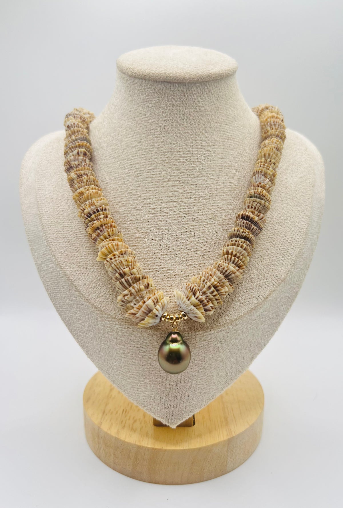 Opihi Awa Tahitian Necklace