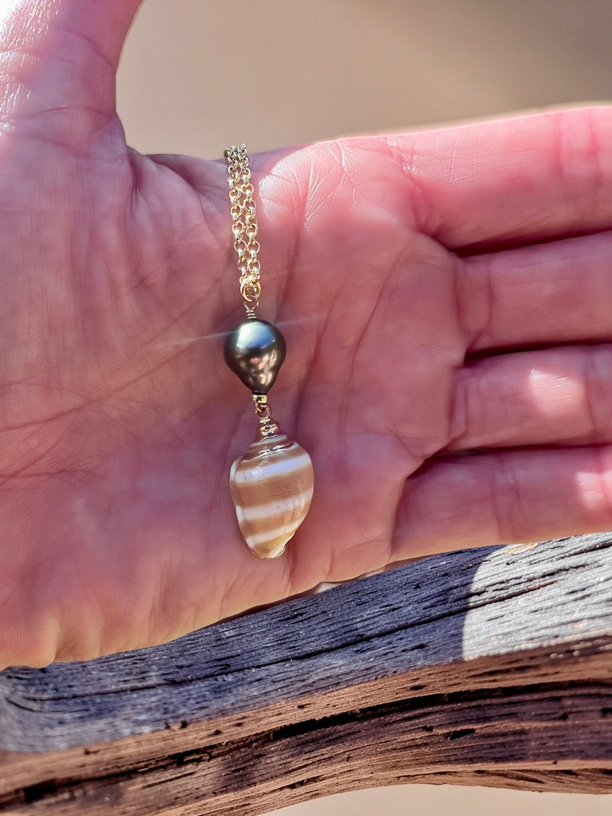 Glam Shell Chain Necklace