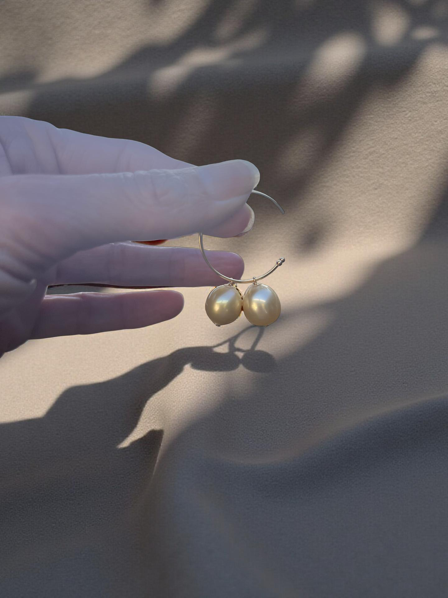 South Sea Naked Hoops