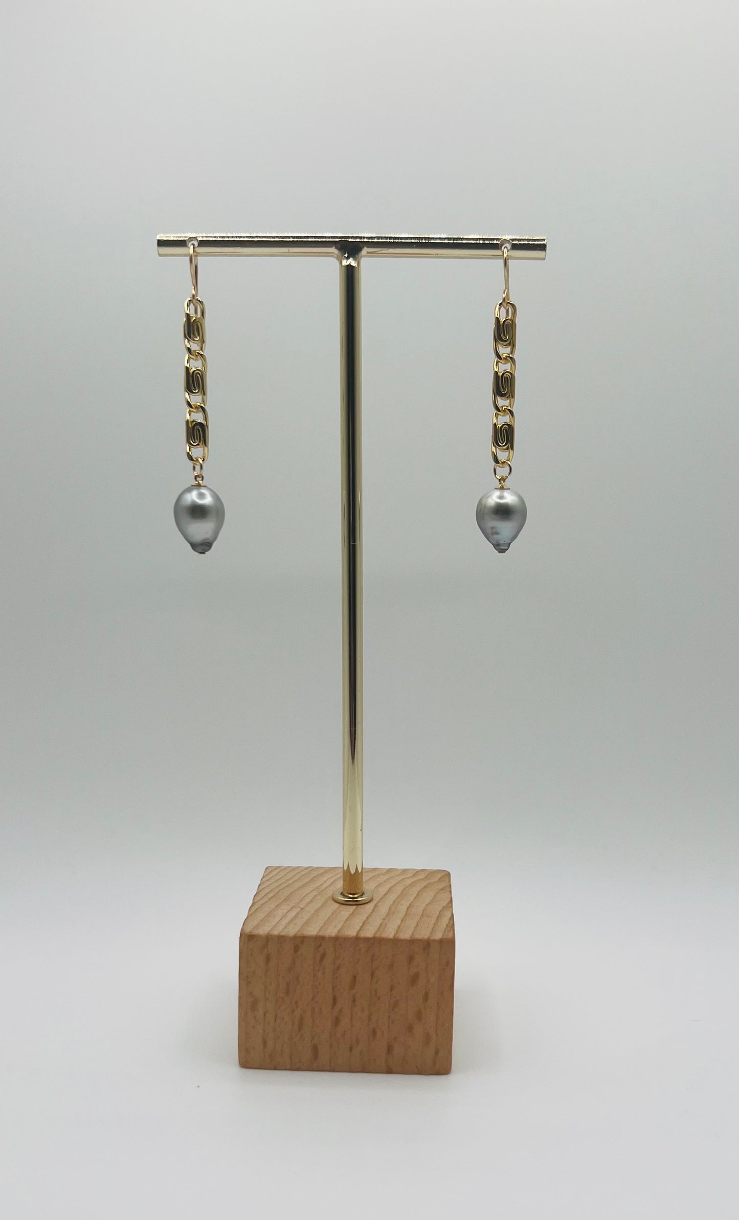 Teardrop Tahitian Scroll Earrings