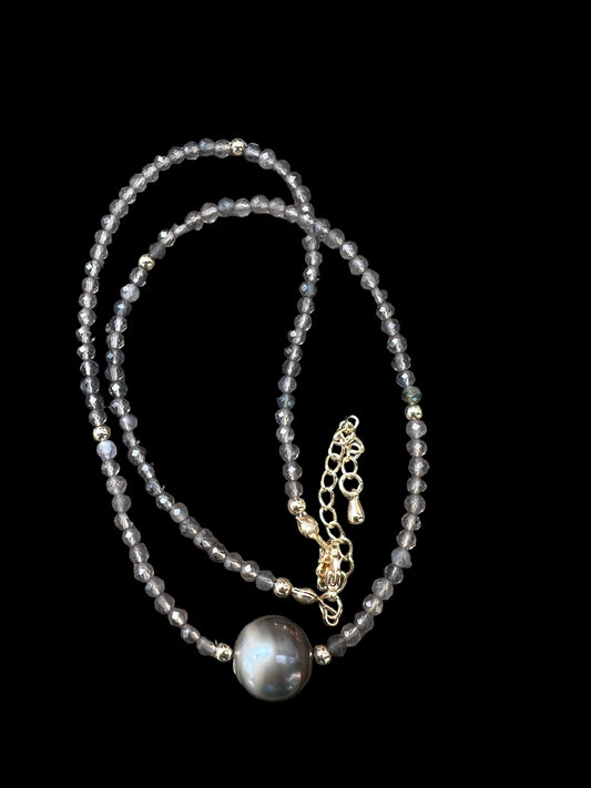 Molehu Necklace
