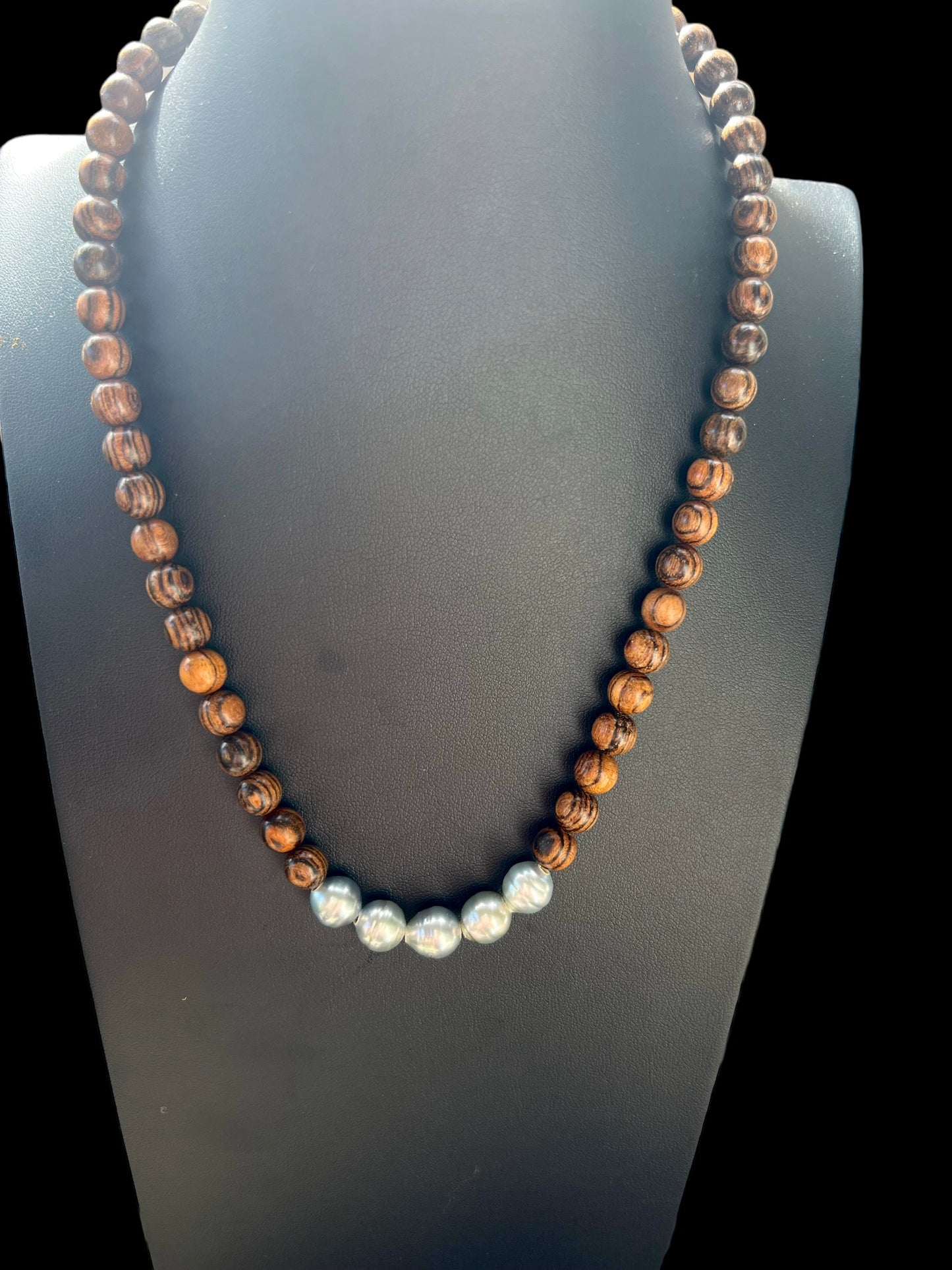‘Iliahi Silver Necklace
