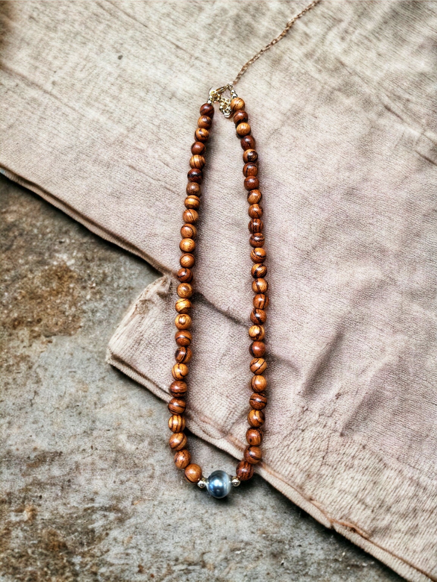 ‘Iliahi Short Necklace - Blue