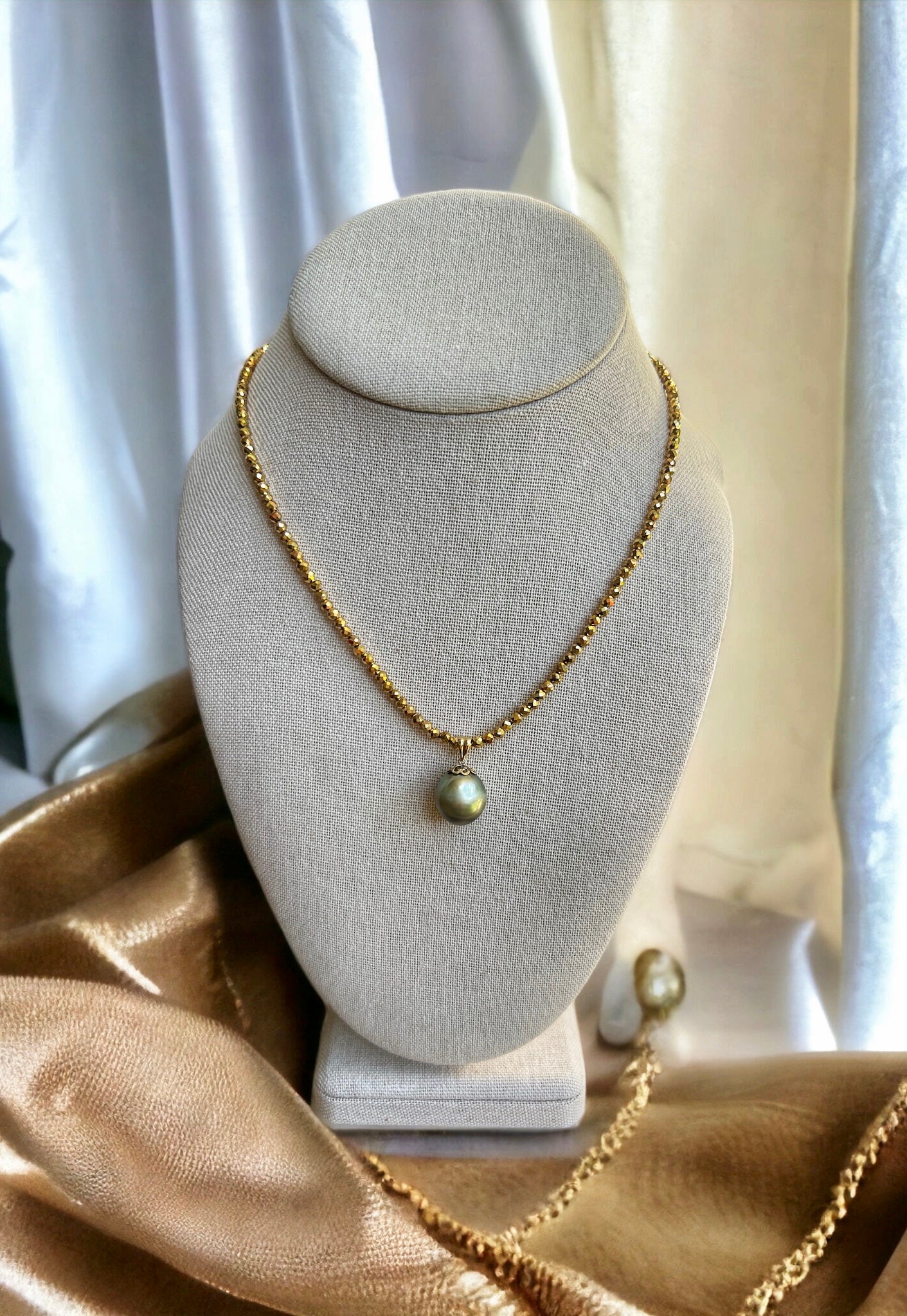 Tahitian Circle Necklace