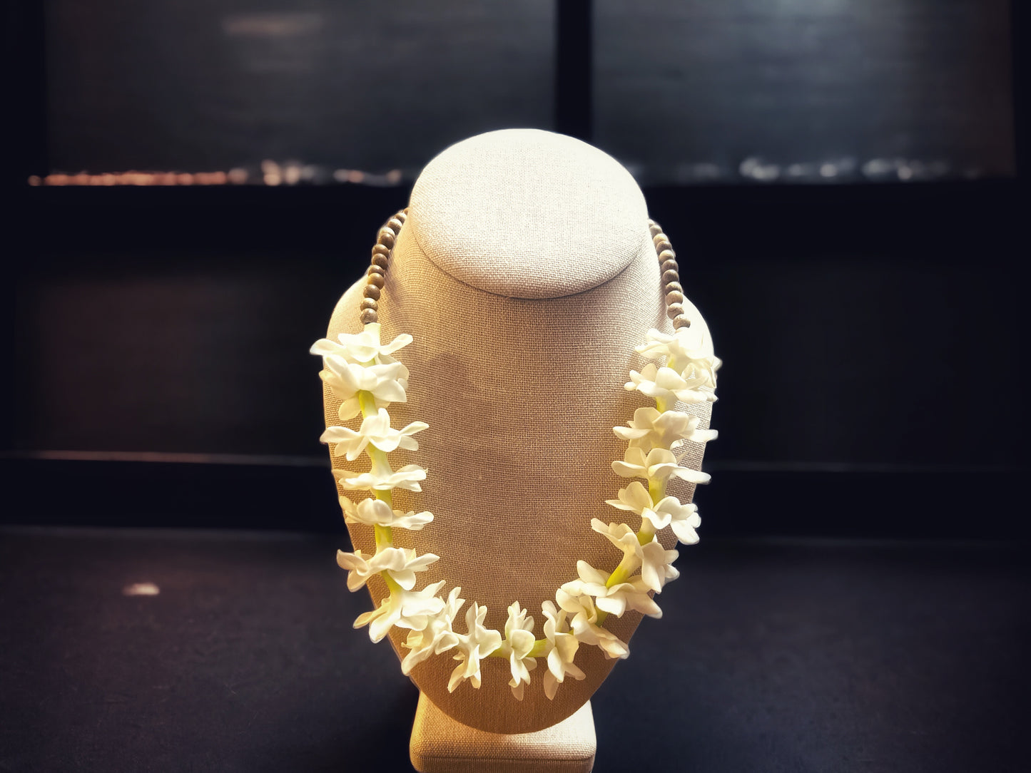 Pikake Winter Lei