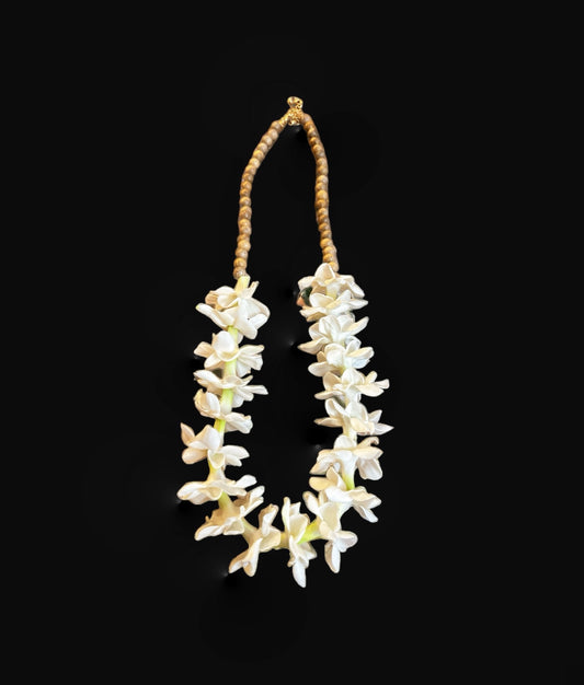 Pikake Winter Lei