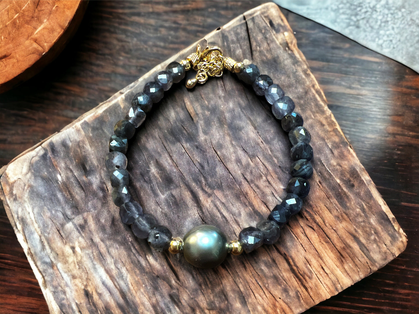 Tahitian Iolite Bracelet