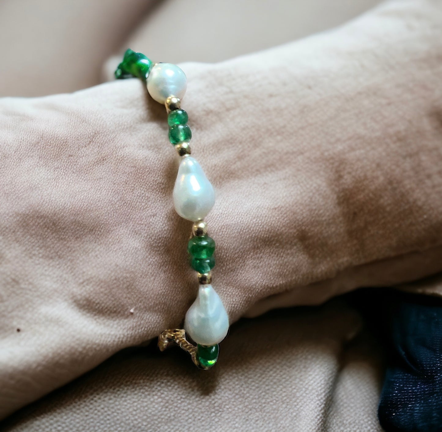 Edison Pearl Emerald Bracelet
