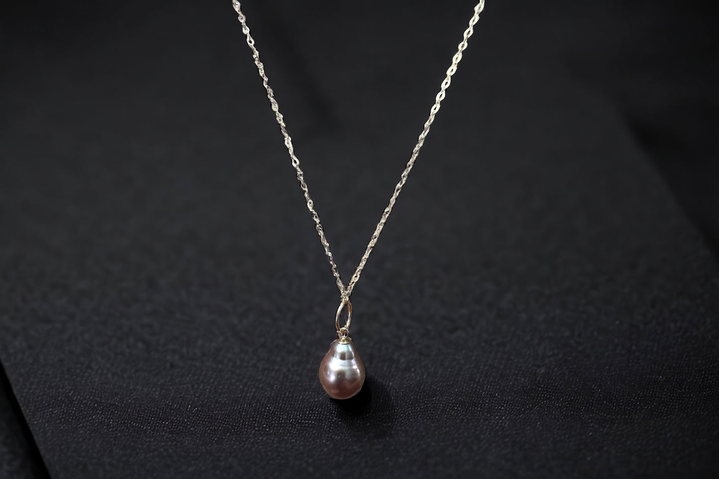 Metallic Edison Pendant Necklace - Large