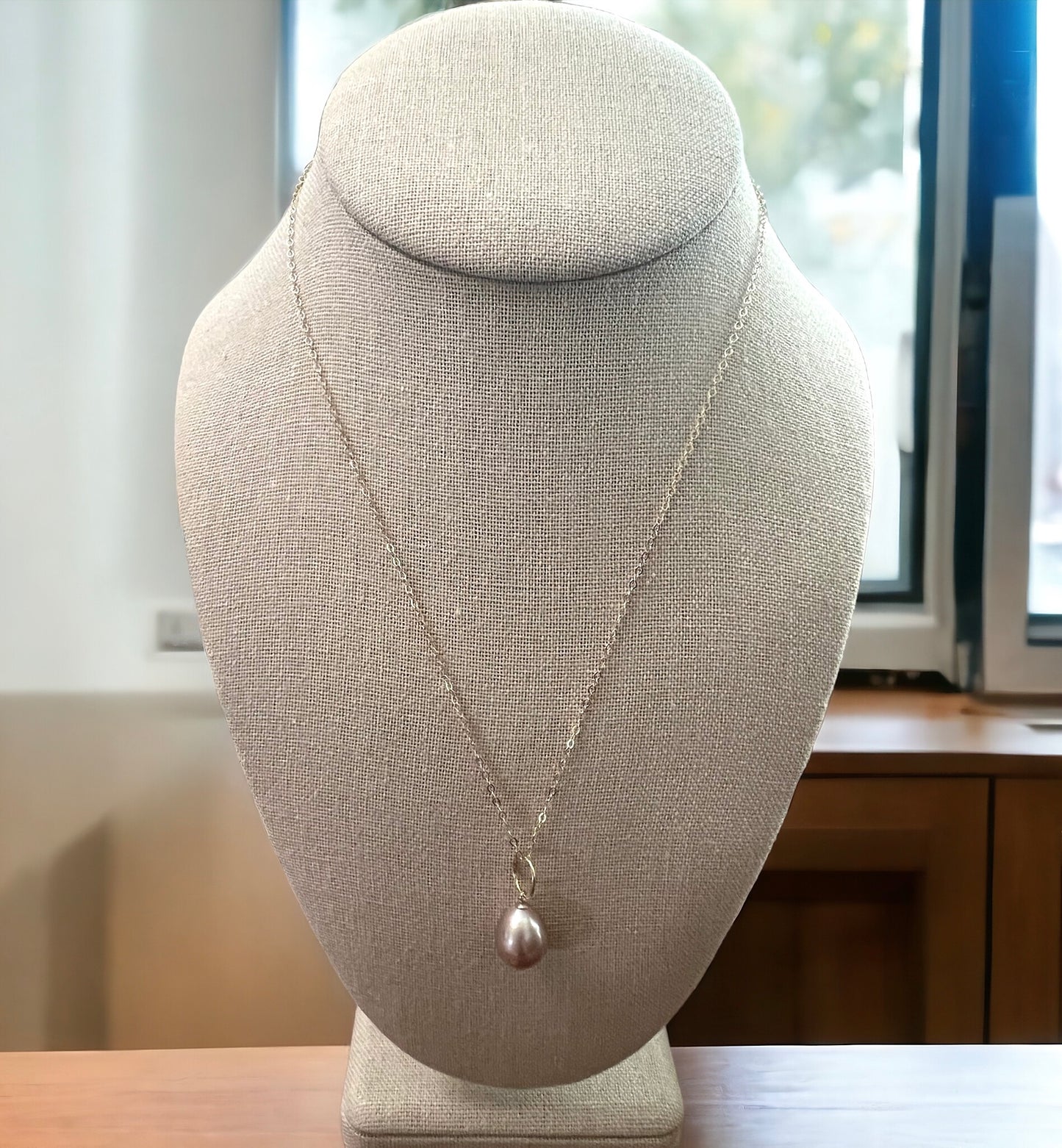 Metallic Edison Pendant Necklace - Small