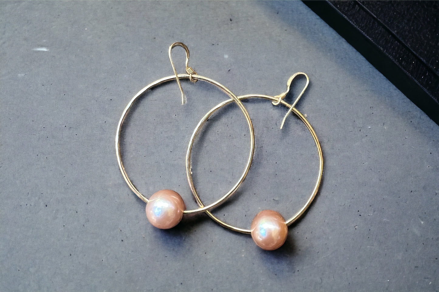 Edison Pearl Hammered Hoops